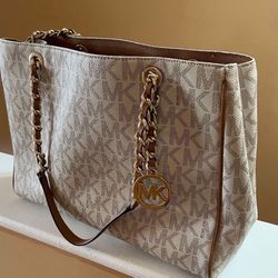Michael kors Designer Purse 