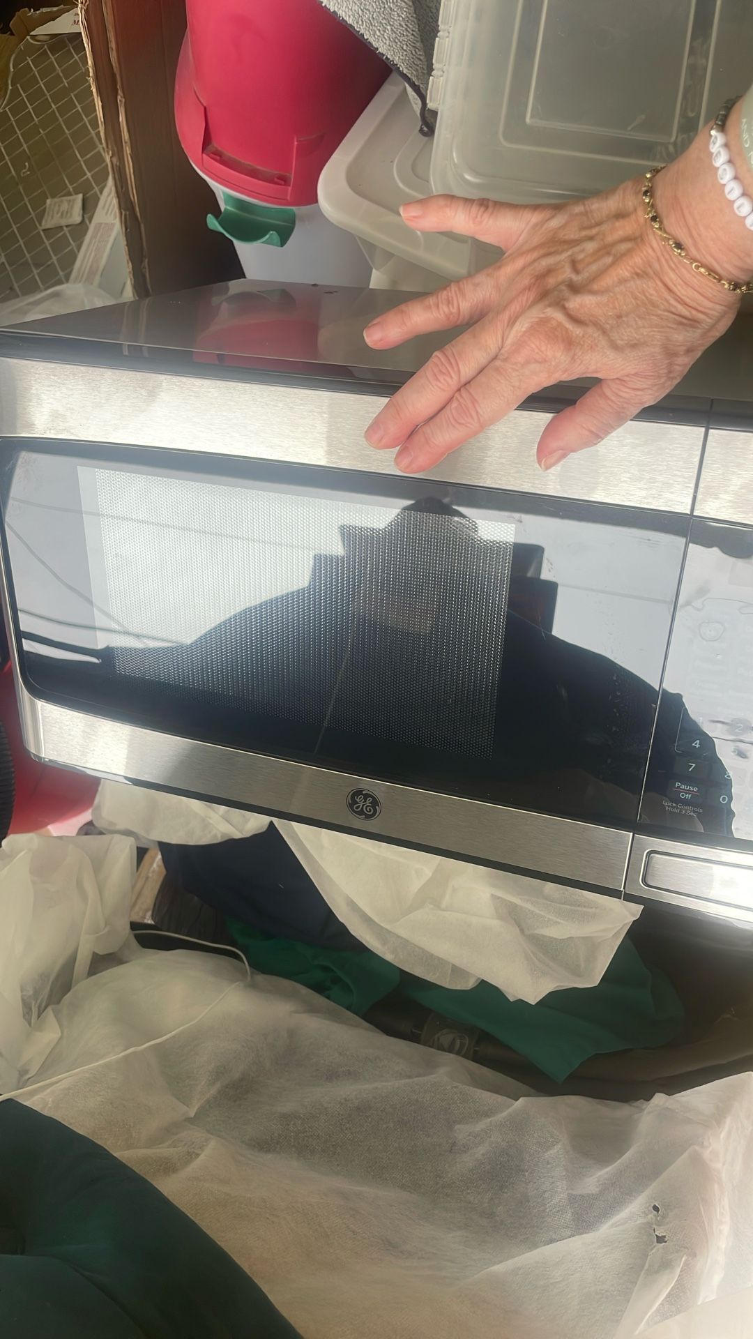 GE Microwave In Great Condition