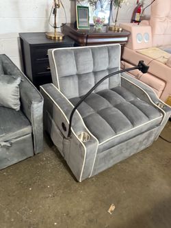 Sofa https://offerup.com/redirect/?o=YmVkLk5ldw==