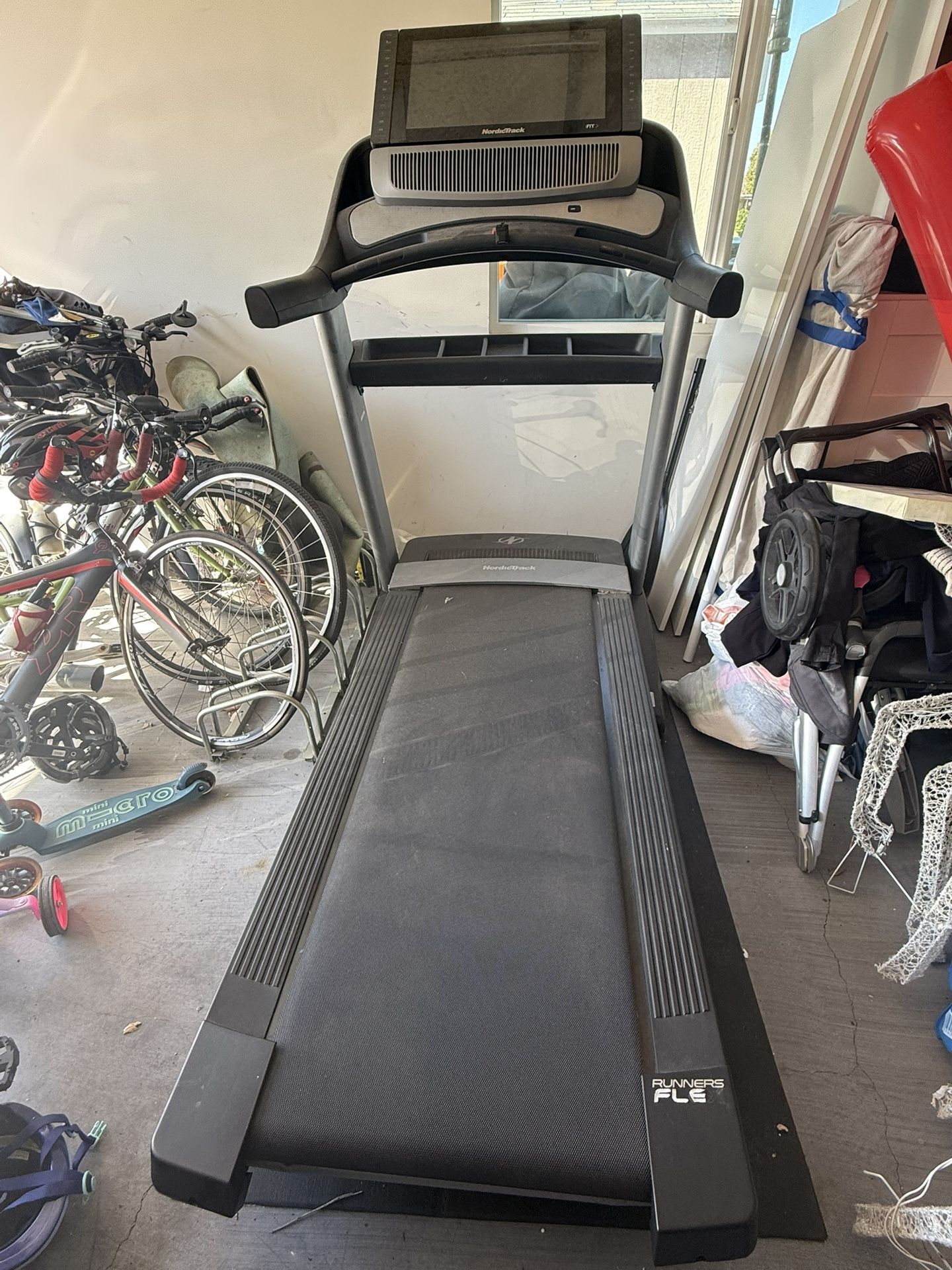 NordicTrack 2950 treadmill— Like New