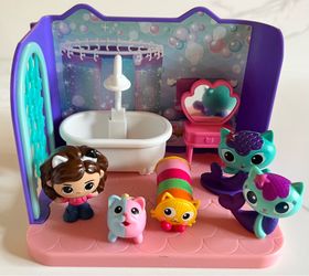 Gabby's Dollhouse Primp and Pamper Bathroom Figures