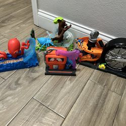 Hot Wheels Toys - 4 Stations $10