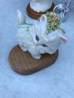 Gatito de porcelana