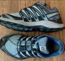 SALOMON TRAIL RUNNING SHOES