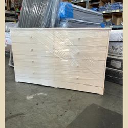 8 drawers dresser / Eight drawers dresser