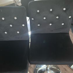 4 Bar Stools 