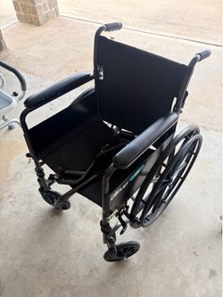 Drive Medical Silver Sport 1 Wheelchair with Full Arms and Swing away Removable Footrest