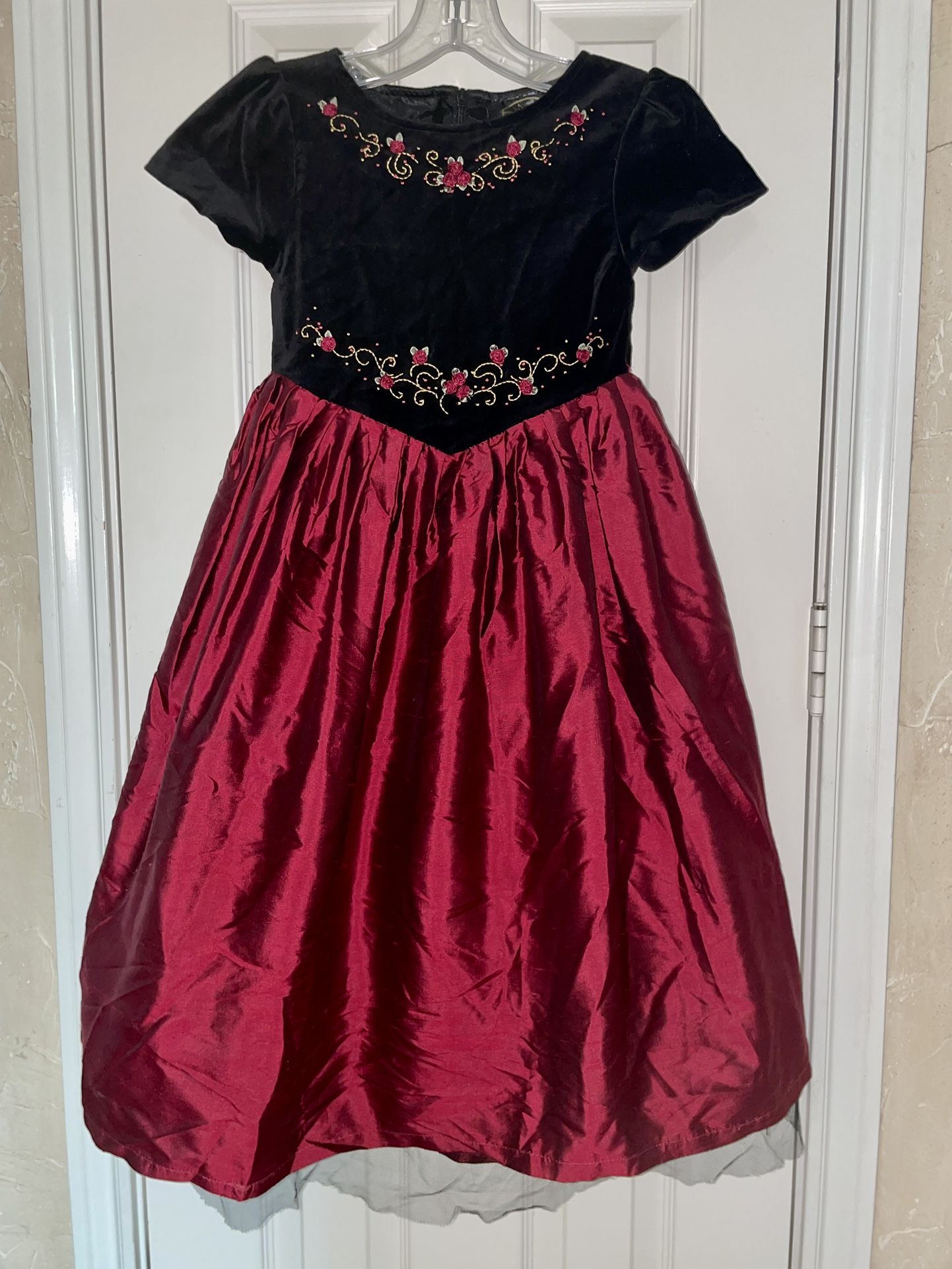 Last Minute Holiday Dress (Size 6) BEAUTIFUL 