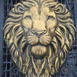 Lion statue Garden 