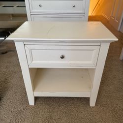 Macy’s Sanibel One Drawer White Wood Nightstand Good Condition