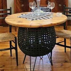 Cafe Table And Chairs 
