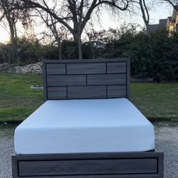 Queen Bed Frame Mattress And Box Spring 