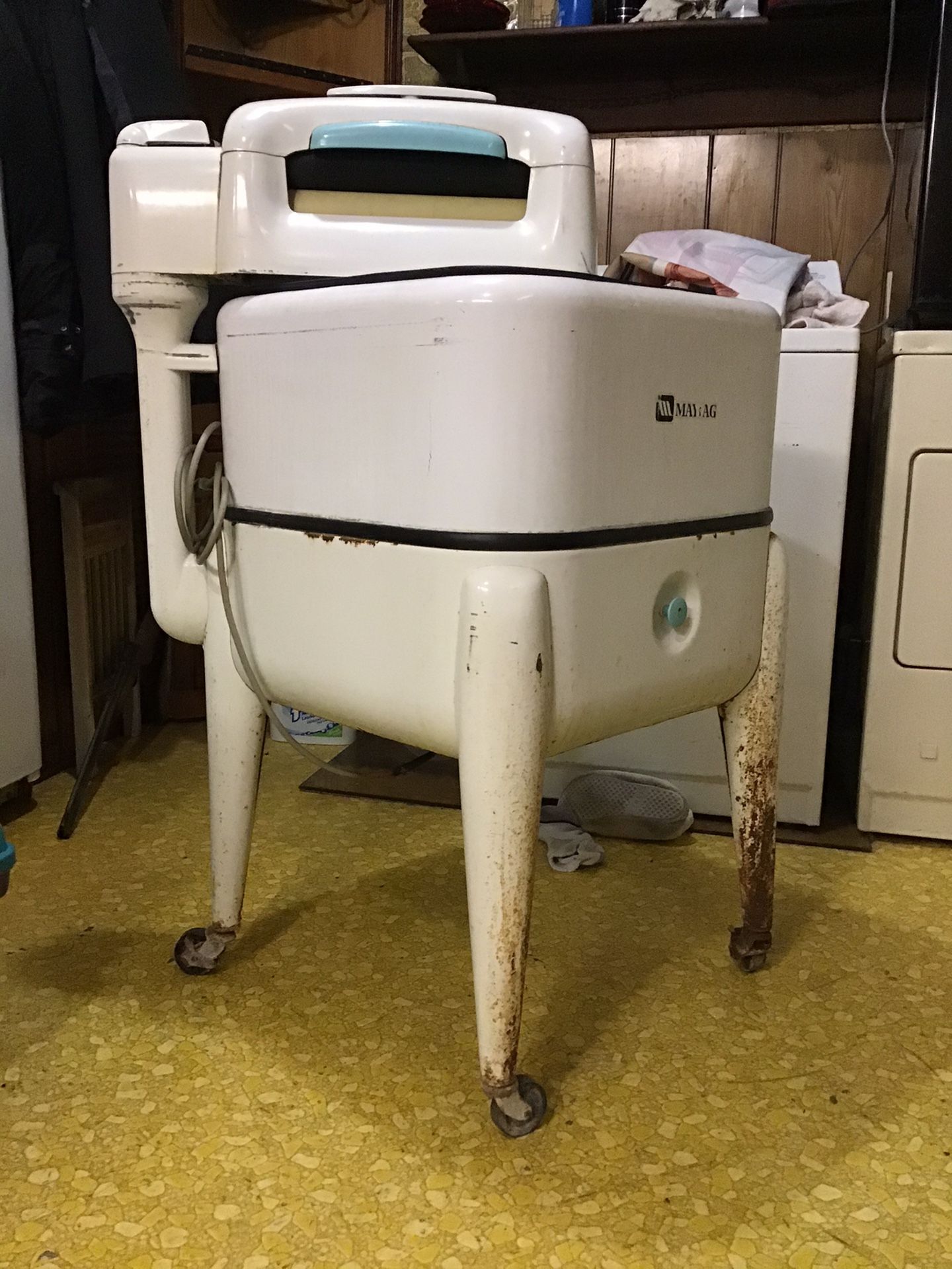 Antique MAYTAG RINGER WASHER1950’s model Still works for Sale in