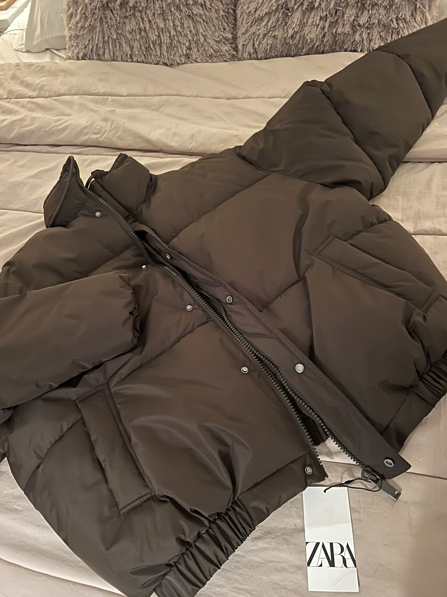 New With Tags Zara Mens Down Winter Puffer! Size Large