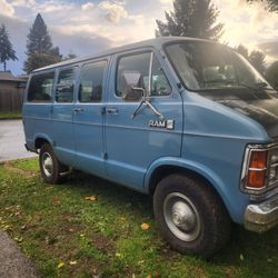 1985 Dodge Ram Wagon