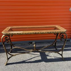 CONSOLE / ENTRANCE TABLE/ GLASS TOP/ IN GREAT CONDITION/ DELIVERY NEGOTIABLE 