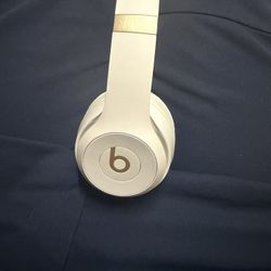 Beats Solo 4 