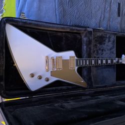 Izzy Hale Epiphone Explorer 