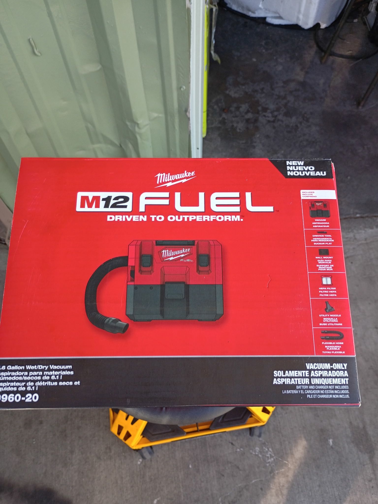 M12 FUEL 12-Volt Lithium-Ion Cordless 1.6 Gal. Wet/Dry Vacuum (Vacuum-Only)