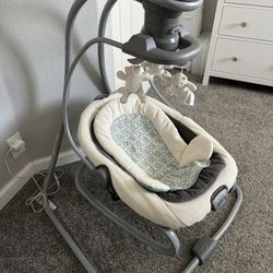 Graco DuetSoothe® Swing and Rocker