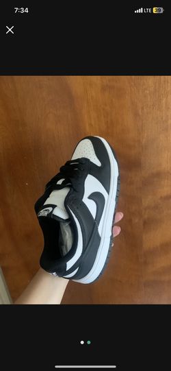 Women’s Dunks Size 8