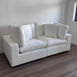 Sofas , Loveseats, Spacious Sofas 