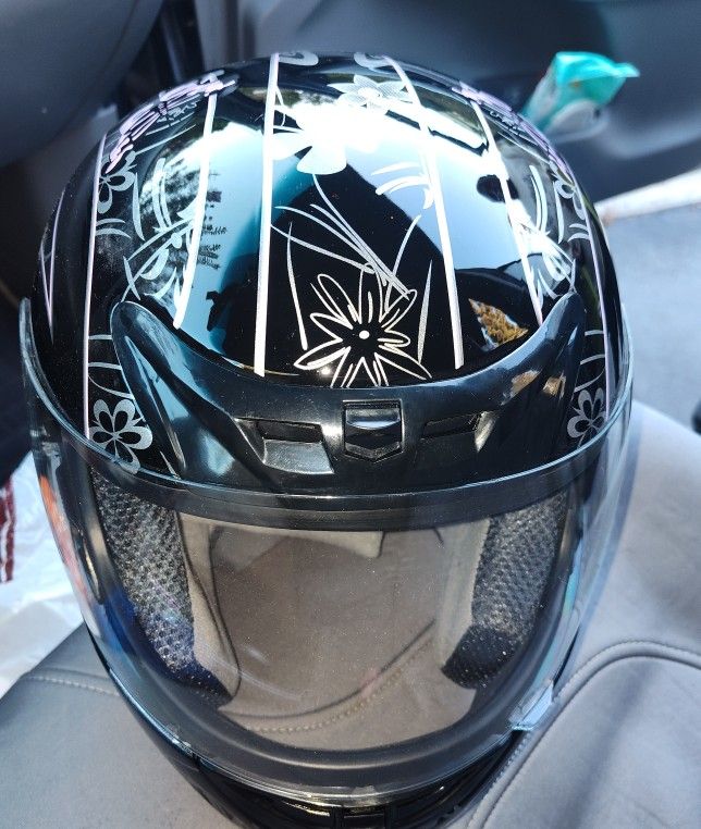 Woman's Medium Motor Cycle Helmet  With Design Butterfly Never Used 