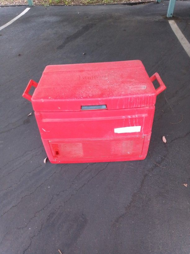 Coleman Marlboro Ice Chest