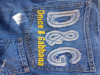 Dolce &Gabanna women's size 34 jeans. Great condition. Didn't wear because didn't fit.