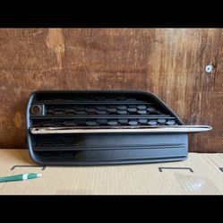 2016, 2017, 2018, 2019 Volvo XC90 SUV Part- Lower Bumper Grill Insert With Sensor Slot