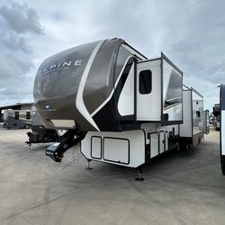 2024 Keystone Alpine Avalanche 390DS