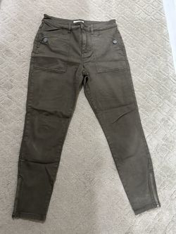 Joie Khaki Jeans with Button Detail size 28  Chic khaki jeans featuring a stylish button and zipper closure, skinny design, with ankle zippers, 4 pock