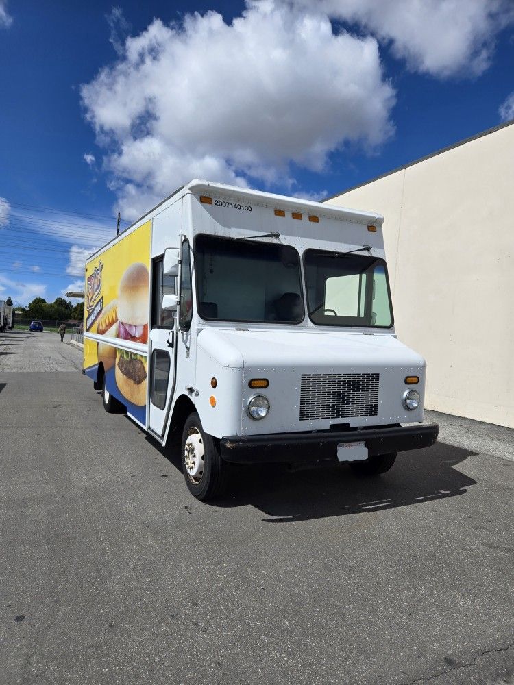 2007 Workhorse W42