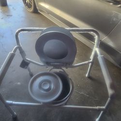 3 In 1 Commode Chair