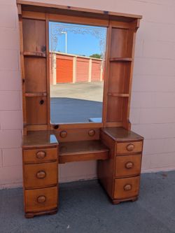 Vintage vanity