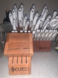 Cutco knife block - new -