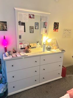dresser with vanity mirror
