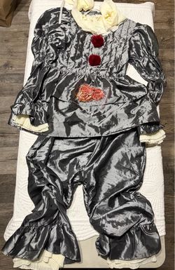Adult Small Pennywise Costume (New)