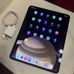 Apple - 13-inch iPad Pro M5 chip Wi-Fi 2TB (good Condition)