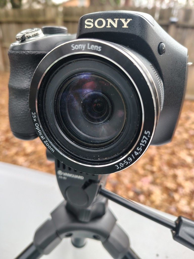 Entry Level Sony Camera W Free Tripod