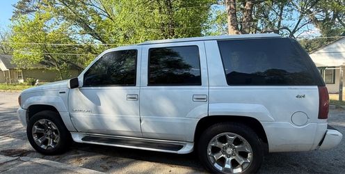 2000 Cadillac Escalade