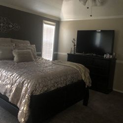 Queen Bedroom Set 