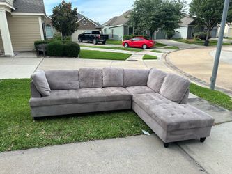 💥 Lounge-Style Gray Couch – Perfect for Movie Nights