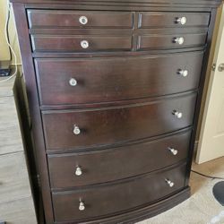 Bedroom Set Queen Sleigh Bed Drawer Chest Two Night Stands