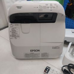 Epson 3LCD Projector Model H665A