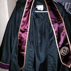 Texas State University Custom Bachelor Set Graduation Regalia.