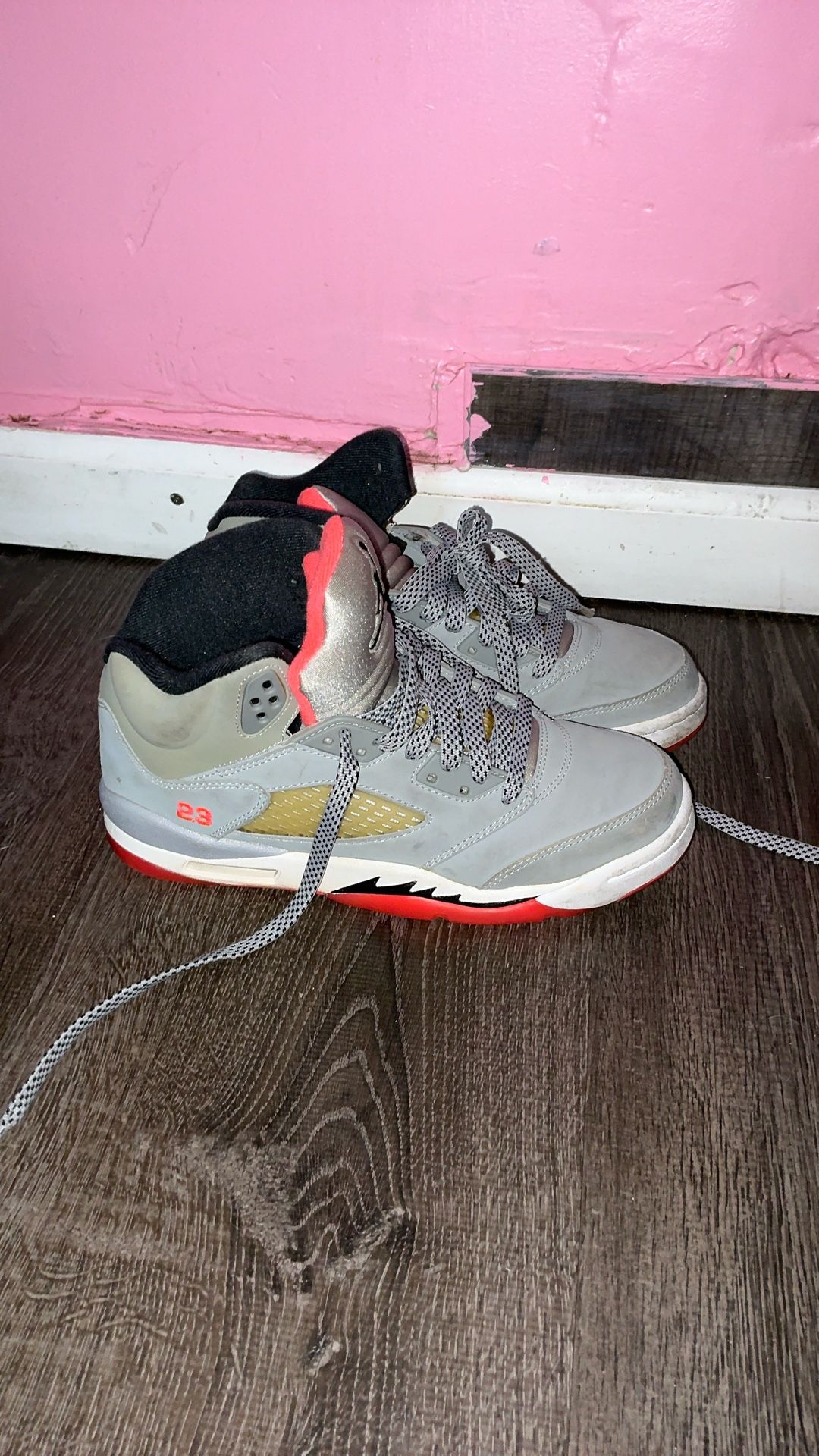 Nike Air Jordan’s Retro 5 Size 5.5