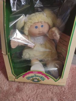 1985 cabbage patch dolls $250.00 each