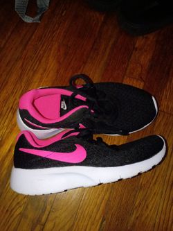 Girls Nike shoes