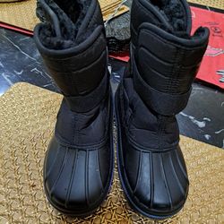 New Boys Snow Boots Size 11